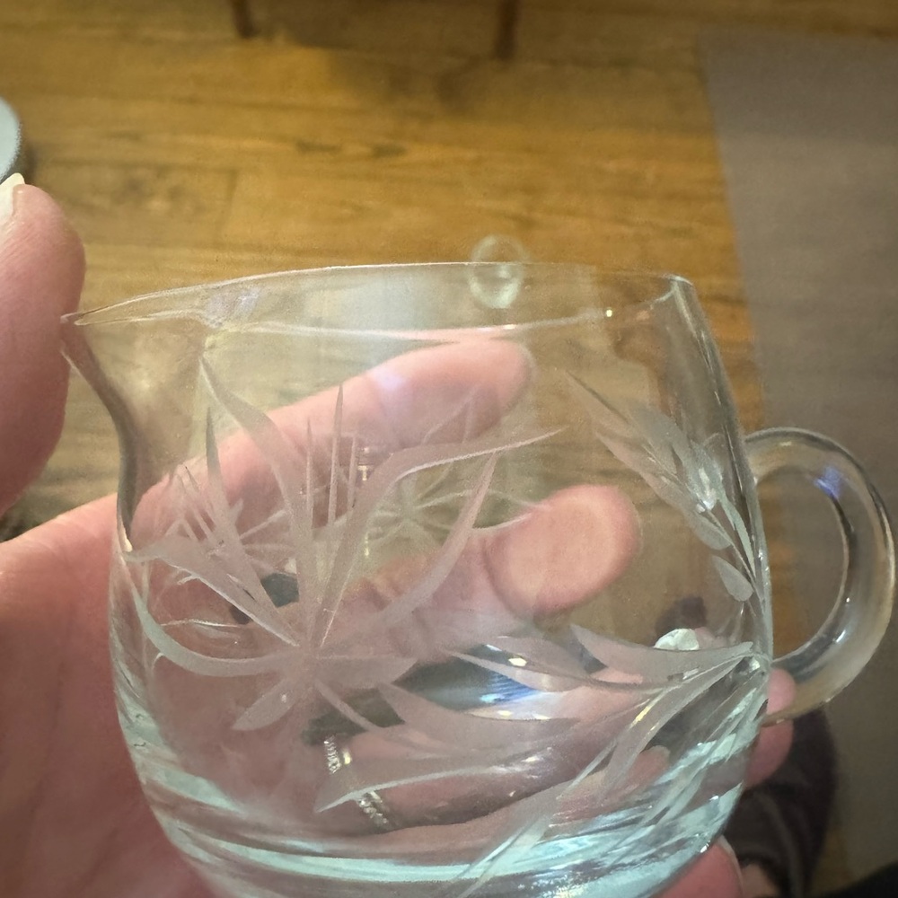Clear Glass Etched cream and sugar dispenser - Picture 3 of 4